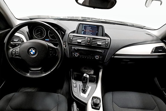 BMW 118d 4 of 5