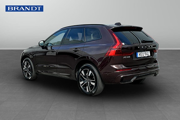 Volvo XC60 2 of 5