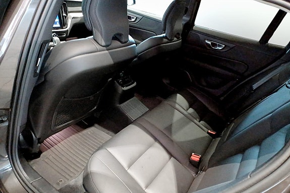 Volvo V60 8 of 12