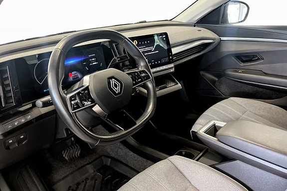 Renault Megane E-Tech 5 of 5