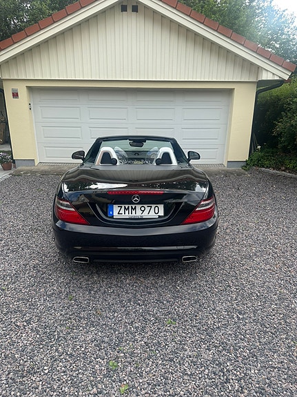 Mercedes-Benz SLK350 2 of 5
