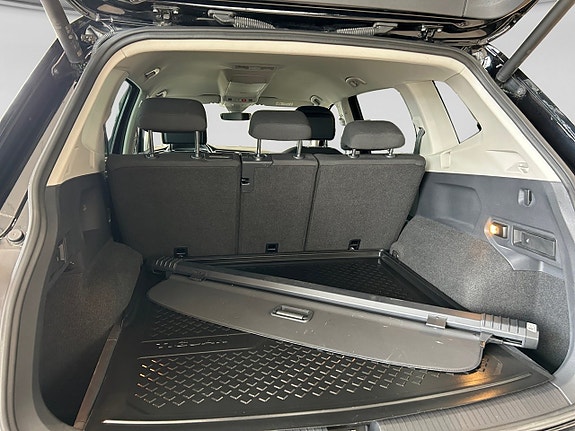 Volkswagen Tiguan Allspace 4 of 17