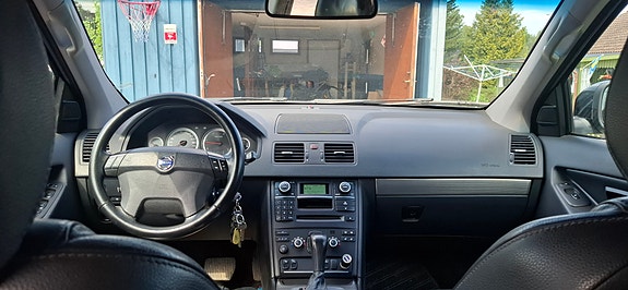 Volvo XC90 3 of 5