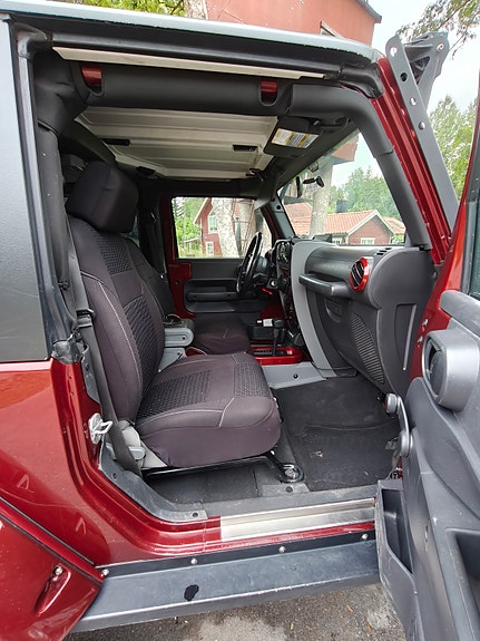 Jeep Wrangler 9 of 17