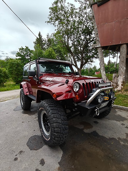 Jeep Wrangler 2 of 17