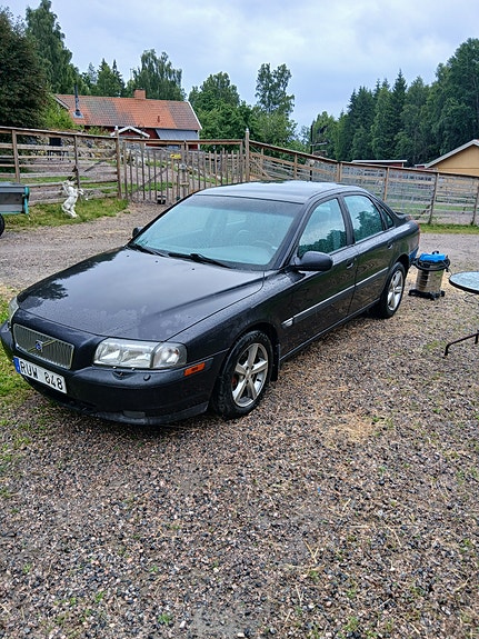 Volvo S80 2 of 5