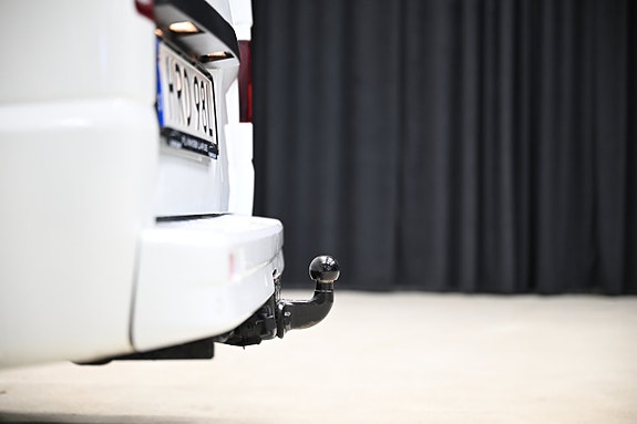 Nissan NV300 7 of 28