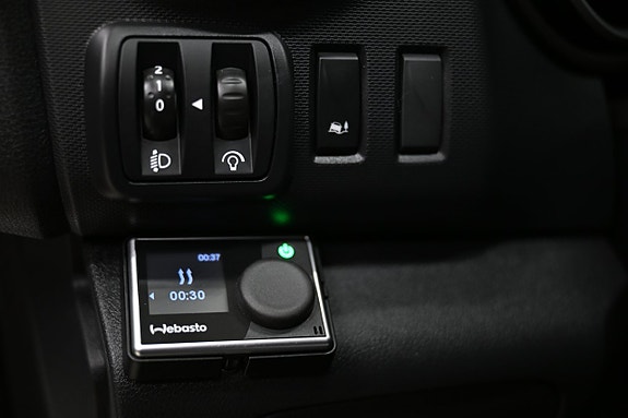 Nissan NV300 15 of 28