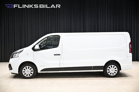 Nissan NV300 2 of 28