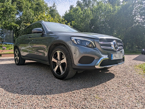 Mercedes-Benz GLC220 d 2 of 5