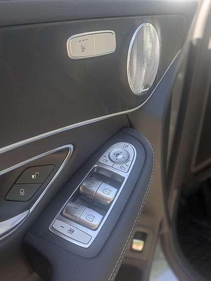 Mercedes-Benz GLC220 d 3 of 5
