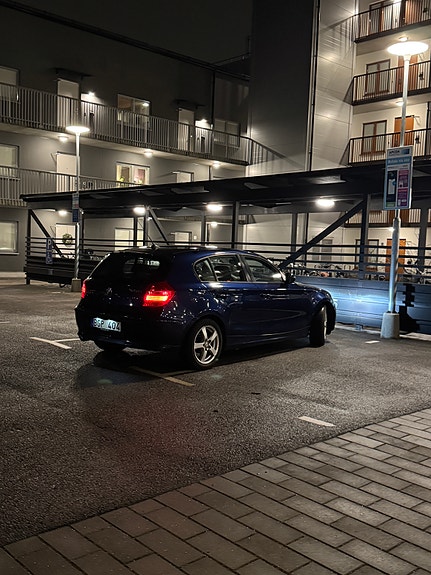 BMW 120d 4 of 5
