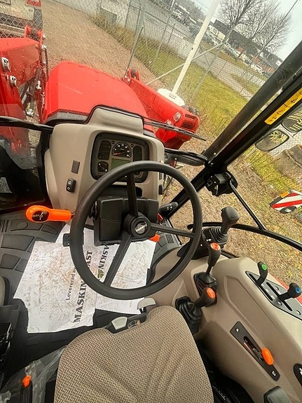 Case IH Farmall 75 A 7 of 11