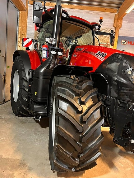 Case IH Optum 340 CVXDrive 2 of 5