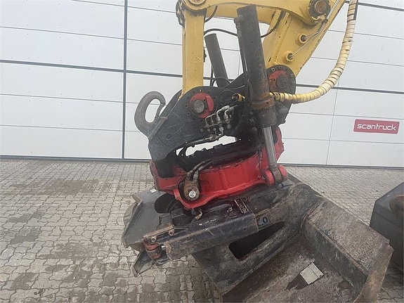 Komatsu PC290LC-11 9 of 14