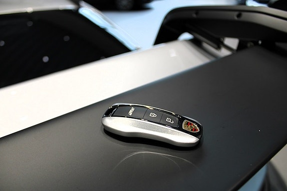 Porsche 911 GT3 RS 17 of 20