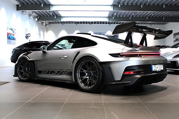 Porsche 911 GT3 RS 2 of 5
