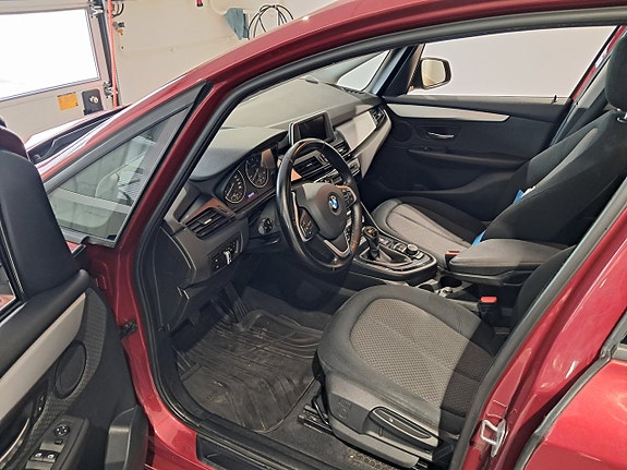 BMW 218 5 of 8