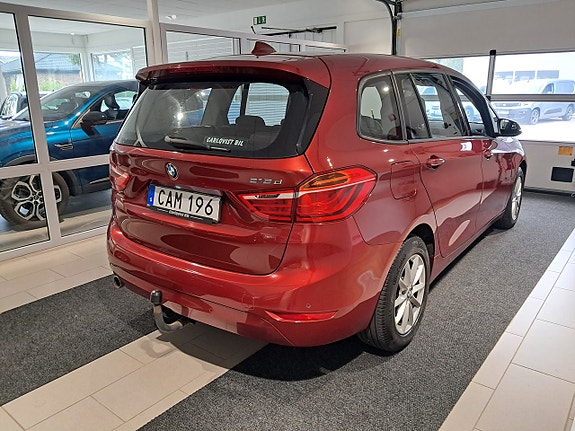 BMW 218 3 of 8