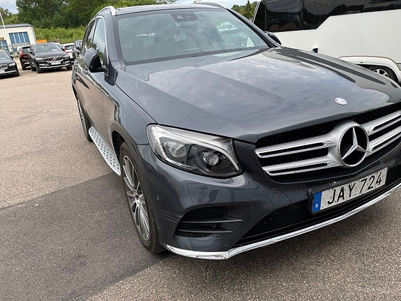 Mercedes-Benz GLC220 d 2 of 2