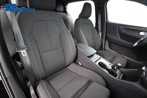 Volvo EX40 6 of 25