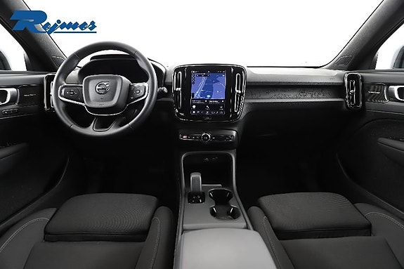 Volvo EX40 2 of 25