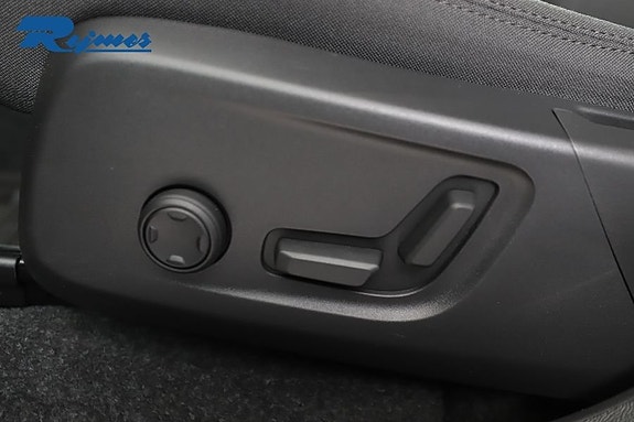 Volvo EX40 7 of 25