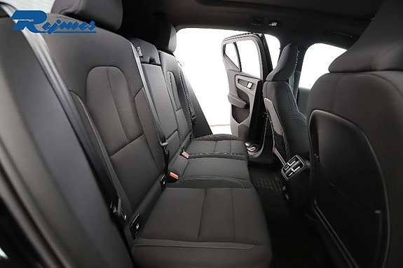 Volvo EX40 10 of 25