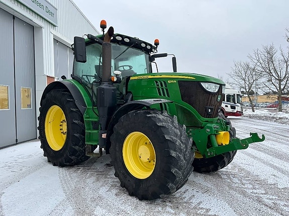 John Deere 6215 R 3 of 10