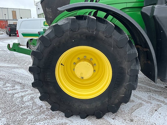 John Deere 6215 R 6 of 10