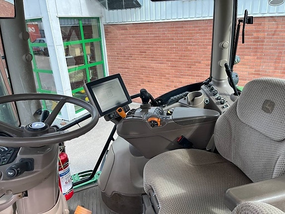 John Deere 6215R AP 5 of 6