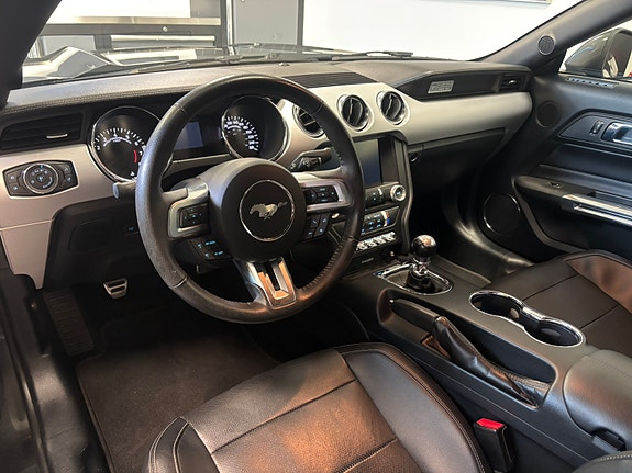 Ford Mustang 4 of 4
