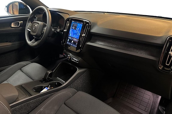 Volvo EX40 10 of 14
