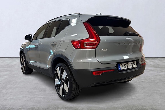 Volvo EX40 4 of 14