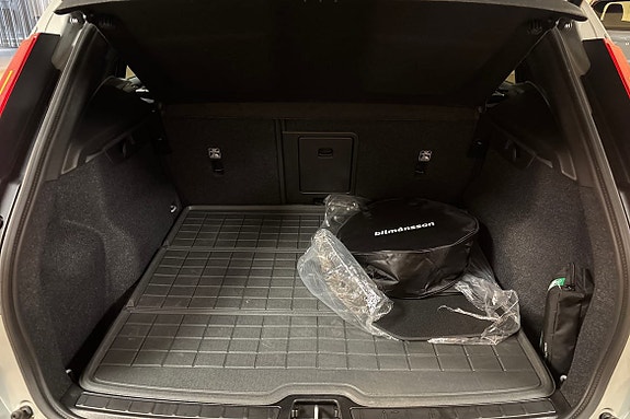 Volvo EX40 13 of 14