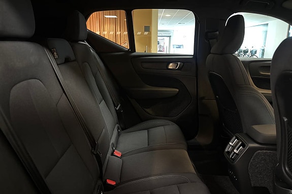Volvo EX40 12 of 14