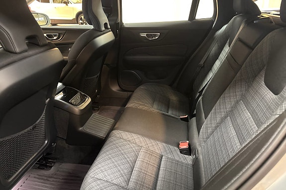 Volvo V60 12 of 14