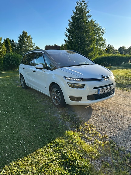 Citroen Grand C4 Picasso 2 of 5