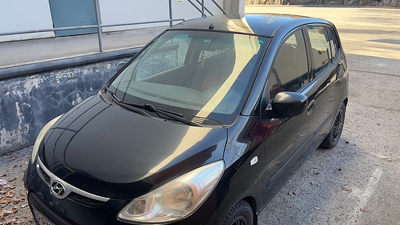 Hyundai i10 2 of 8