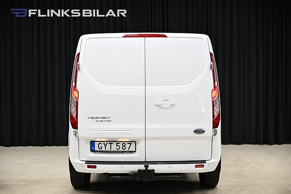 Ford Transit Custom 11 of 26