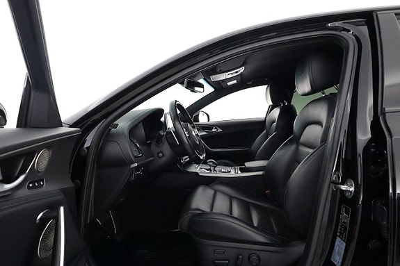 Kia Stinger 10 of 28