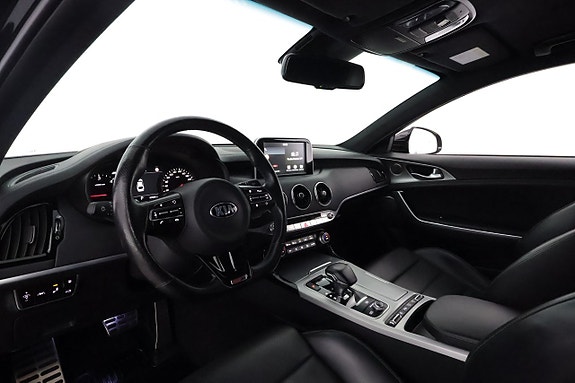Kia Stinger 11 of 28
