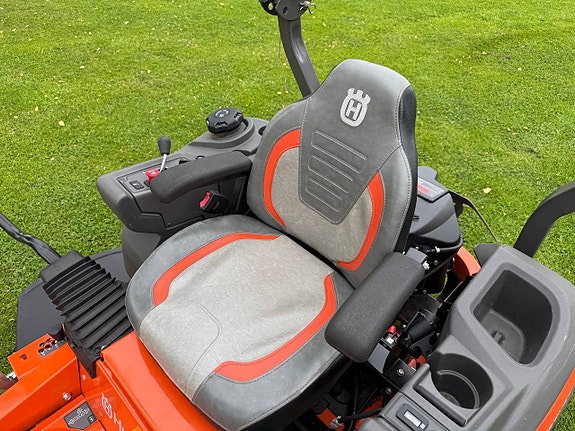 Husqvarna Z448 Zeroturn Åkgräsklippare 7 of 9