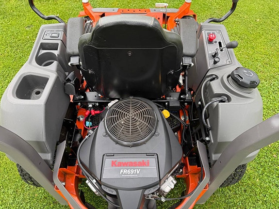 Husqvarna Z448 Zeroturn Åkgräsklippare 8 of 9