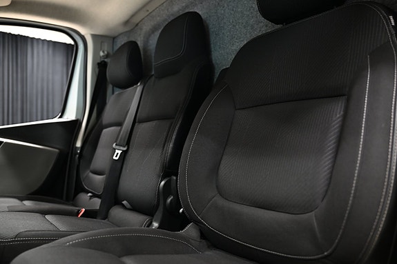 Nissan NV300 22 of 28