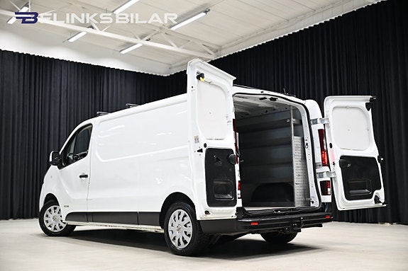 Nissan NV300 7 of 28