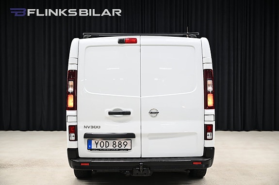 Nissan NV300 13 of 28