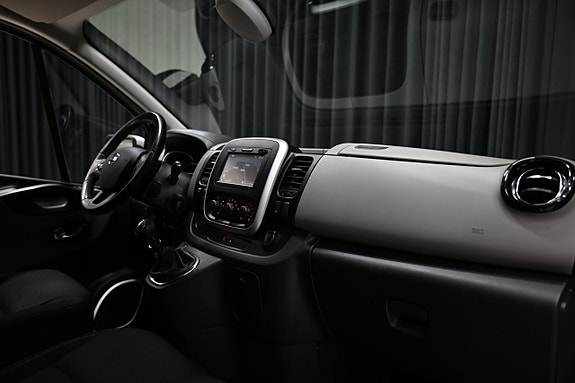 Nissan NV300 26 of 28