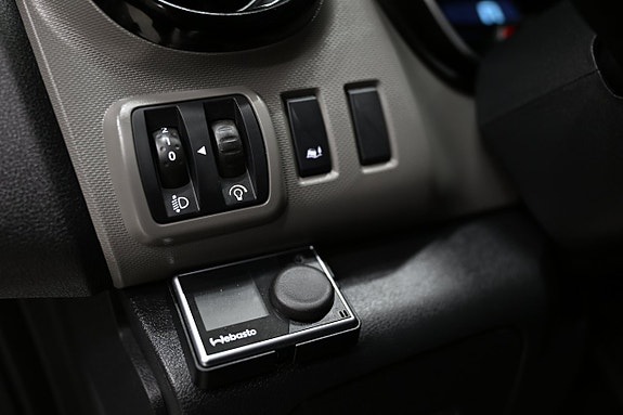 Nissan NV300 18 of 28