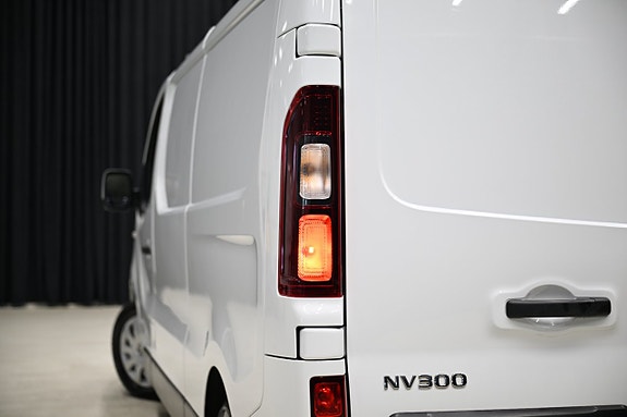 Nissan NV300 14 of 28
